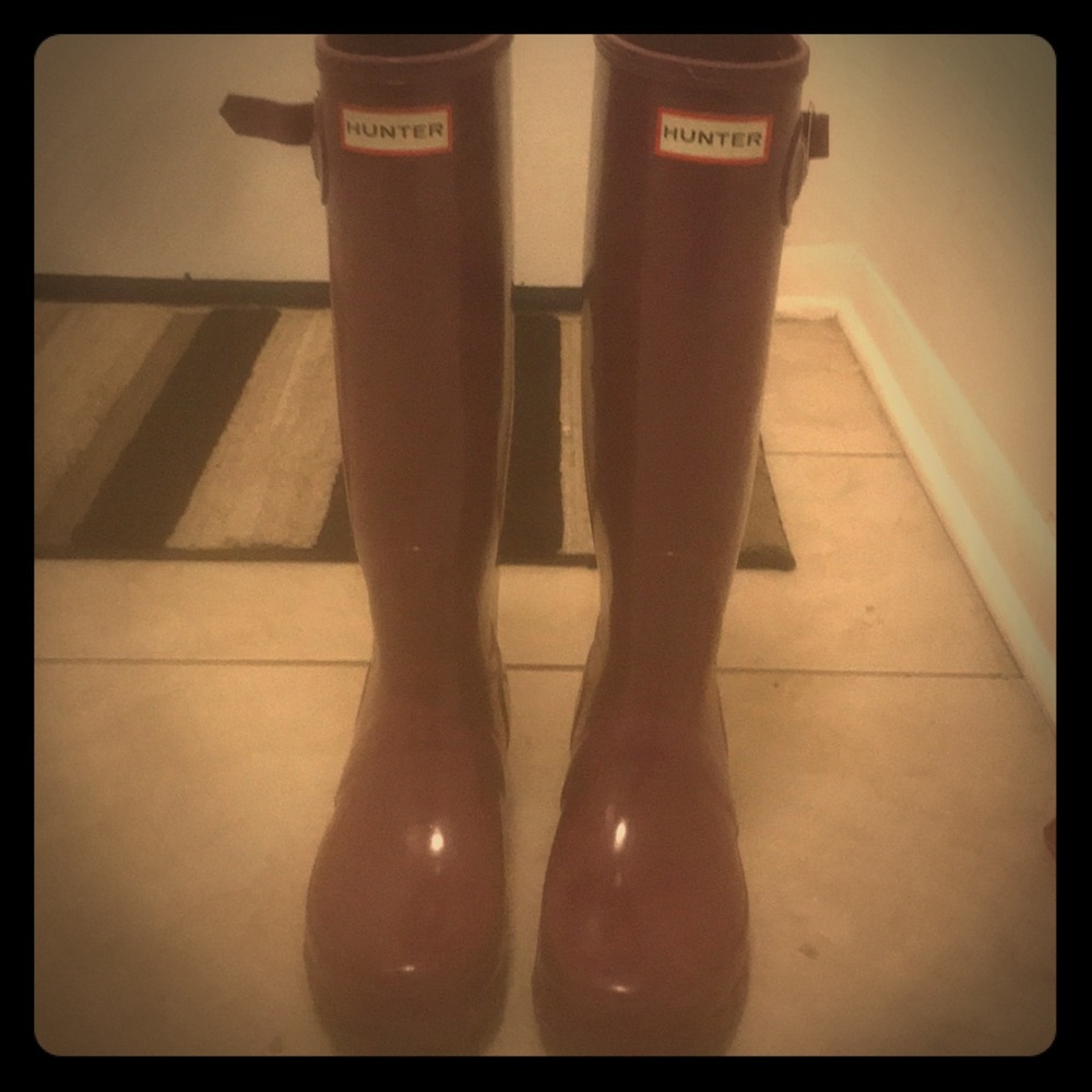 Hunter rain boots in violet size 38 Tall.